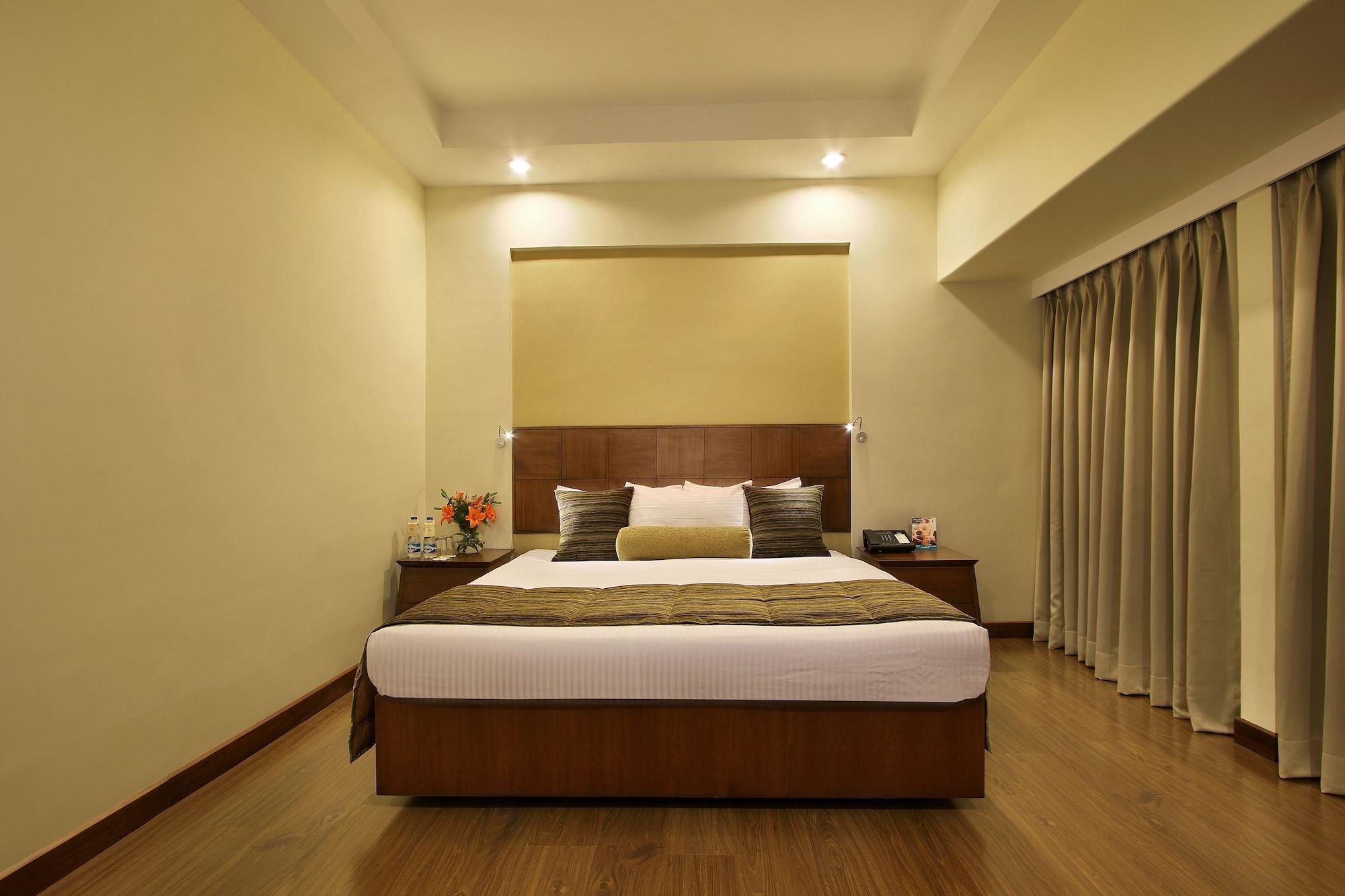 Hotel Express Towers Vadodara Exterior photo