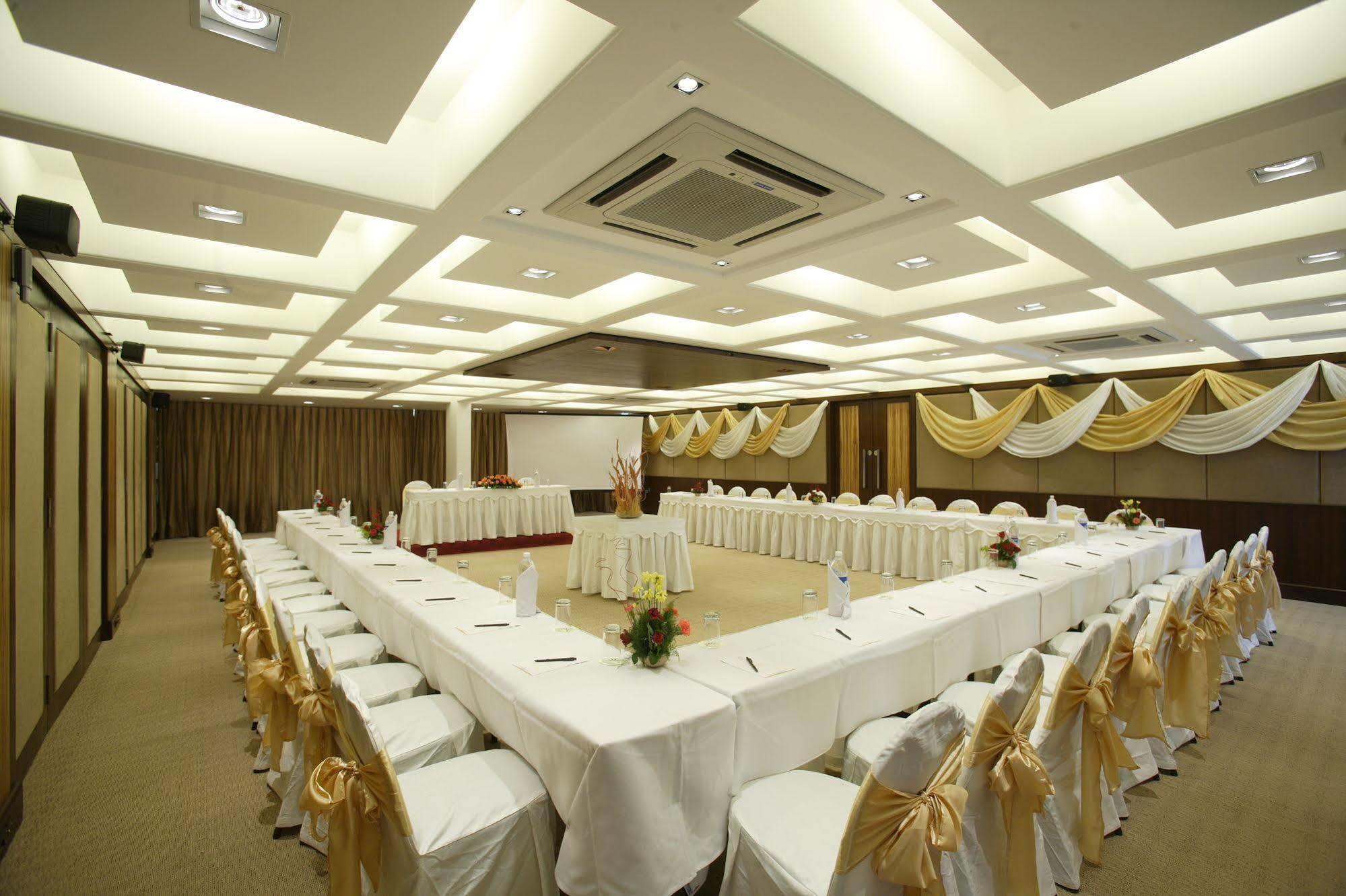 Hotel Express Towers Vadodara Business photo