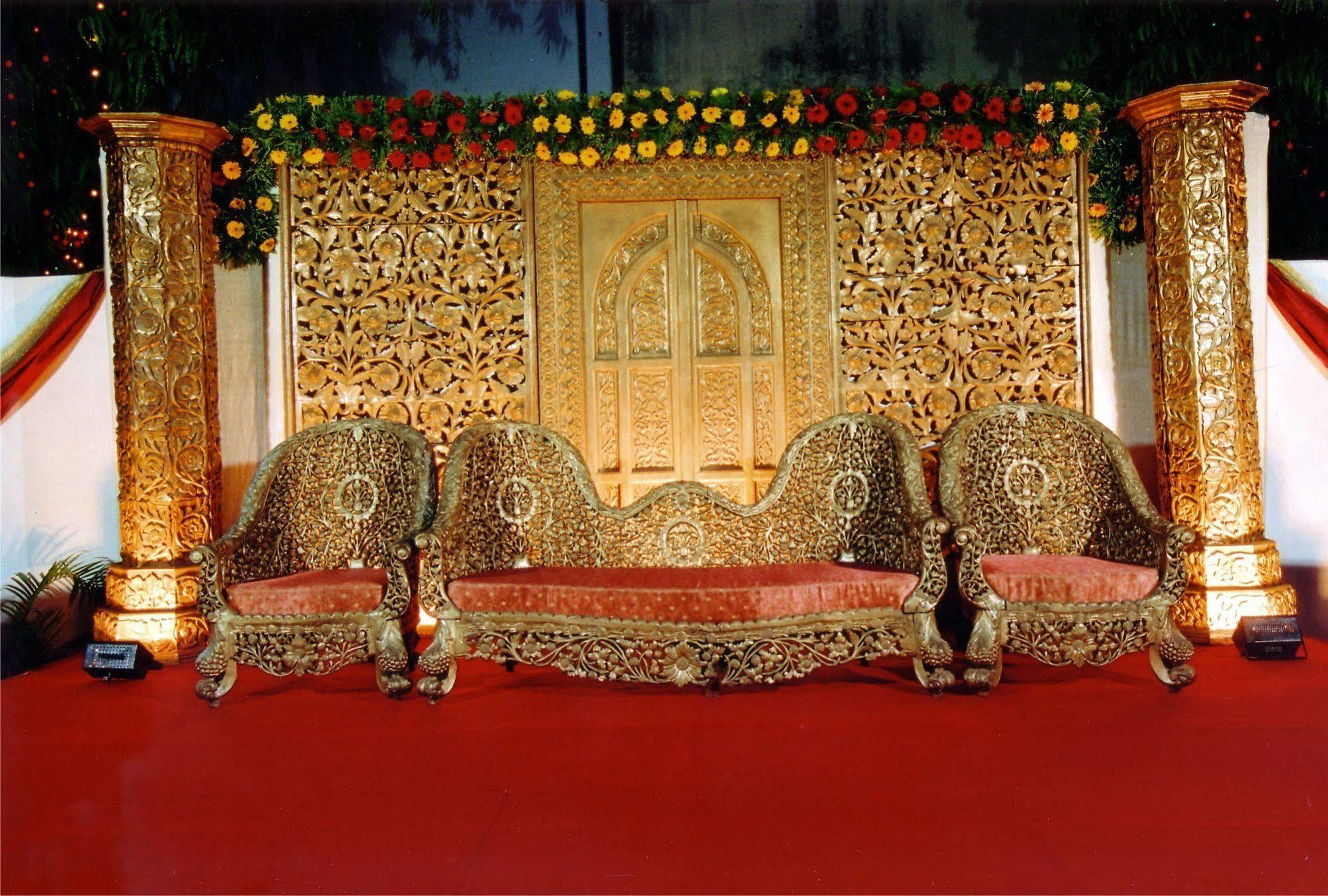 Hotel Express Towers Vadodara Exterior photo