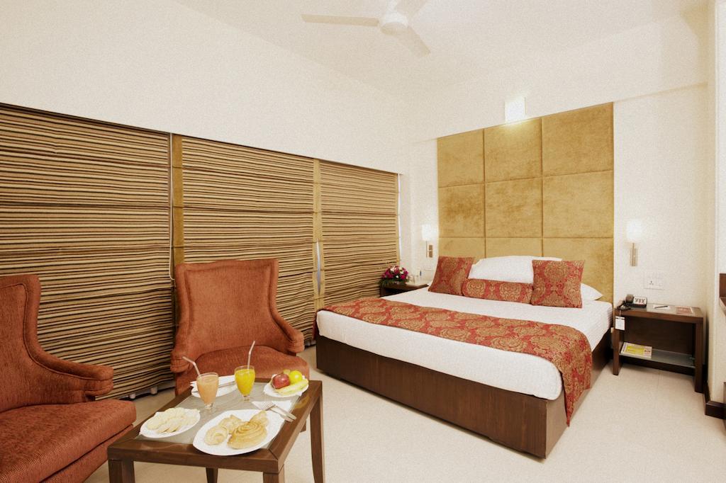 Hotel Express Towers Vadodara Exterior photo