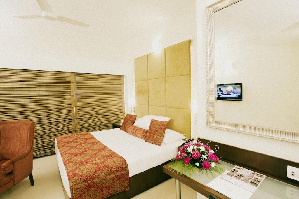 Hotel Express Towers Vadodara Exterior photo